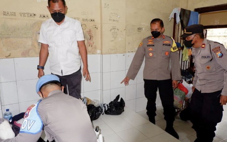 Razia Ruang Tahanan Polres Blitar Kota