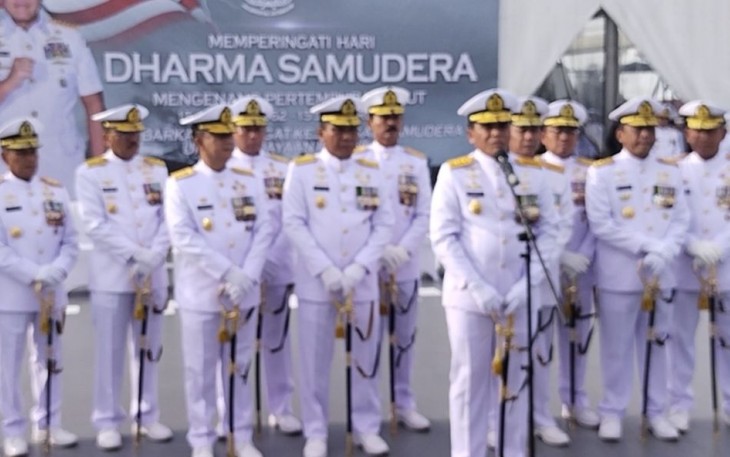 Kasal Laksamana TNI Muhammad Ali saat memberikan keterangan pers usai upacara peringatan Hari Dharma Samudera Tahun 2023 diatas geladak KRI Banda Aceh 593, Senin (16/1)