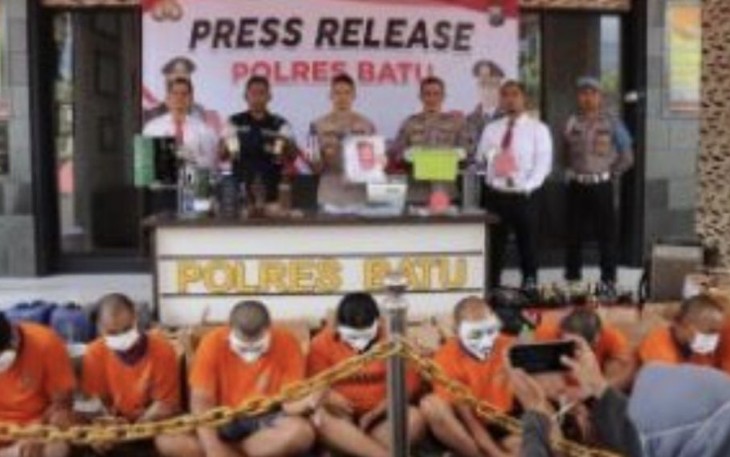 Kapolres Batu AKBP Oskar Syamsuddin saat konferensi pers 