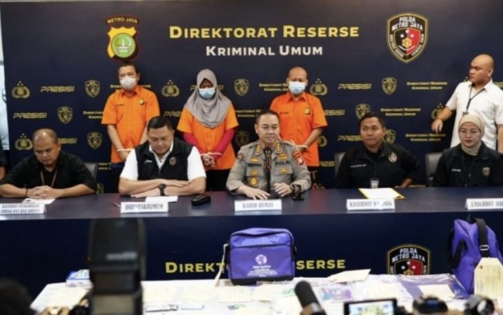 Konferensi pers kasus penipuan jemaah umrah di Polda Metro Jaya 