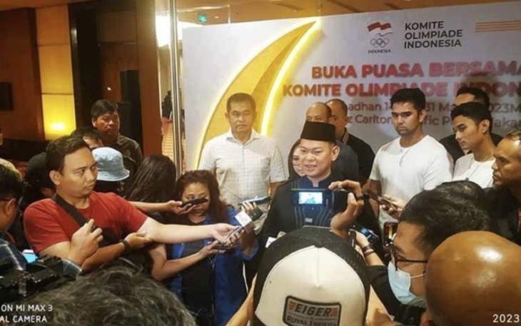 Ketum KOI Raja Sapta Oktohari saat memberikan keterangan pers 