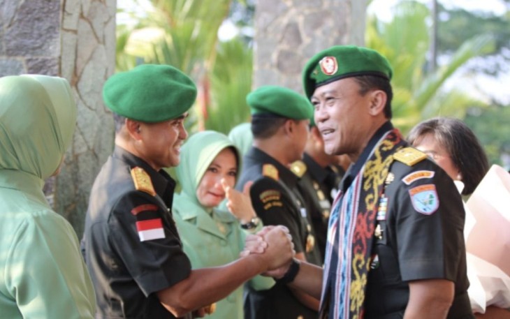 Danrem 121/Abw Brigjen TNI Pribadi Jatmiko memberikan ucapan selamat