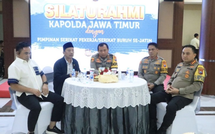 Kapolda Jatim Irjen Pol Toni Harmanto saat pertemuan silaturahmi dengan Serikat Buruh se-Jatim