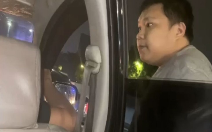 Aksi pengemudi arogan di exit tol Tomang Jakarta Barat 