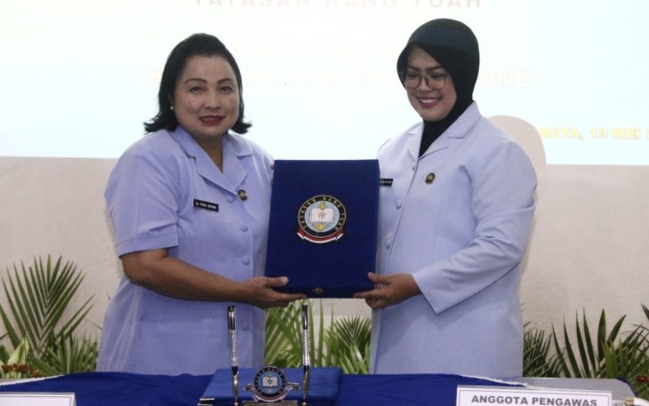 Ny. Dian Eko Wahyono Anggota Pengawas Cabang Surabaya