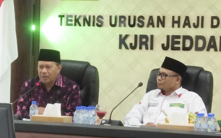 Konjen RI di Jeddah Eko Hartono (berpakaian batik).