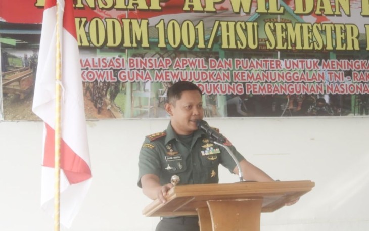 Dandim 1001/HSU-BLG Letkol Inf Dhuwi Hendradjaja saat memberikan pengarahan 