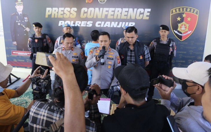 Kapolres Cianjur AKBP Aszhari Kurniawan saat memberikan keterangan pers, Sabtu (8/7)