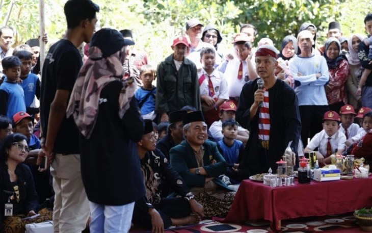 Ganjar Pranowo saat ngopi bareng mas Ganjar di Temanggung, Kamis (27/7)