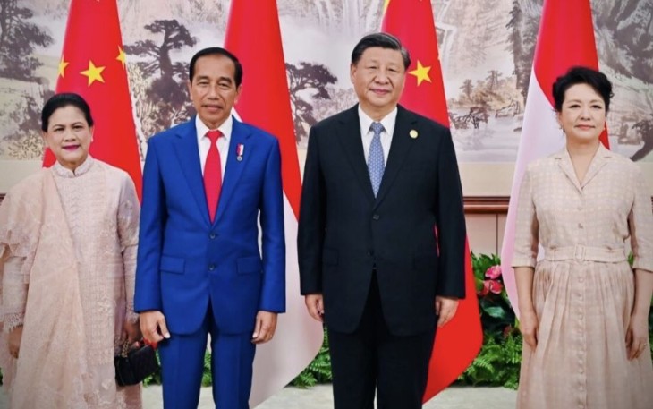Presiden Joko Widodo didampingi Ibu Iriana Joko Widodo melakukan pertemuan bilateral bersama Presiden Republik Rakyat Tiongkok (RRT) Xi Jinping di Hotel Jinniu, Chengdu, pada Kamis, 27 Juli 2023.