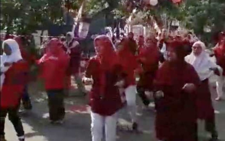 Senam Sehat Merdeka Emak-emak RT 06/RW 01 Kelurahan Citangkil Cilegon , Sabtu (12/8)