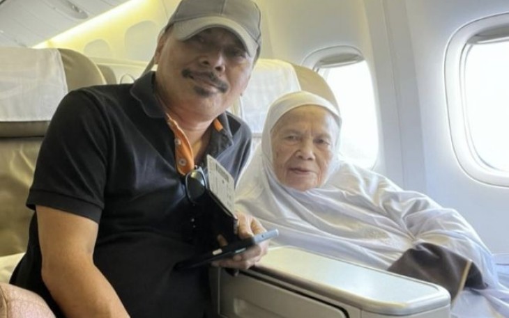 Atikah, jemaah haji asal kloter JKS 53 diantar pulang ke tanah air setelah sebelumnya dirawat di RSAS, Minggu (13/8)