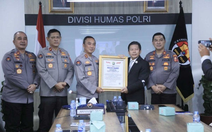 Piagam penghargaan Presisi Award Lemkapi, Jakarta, Senin (28/8)