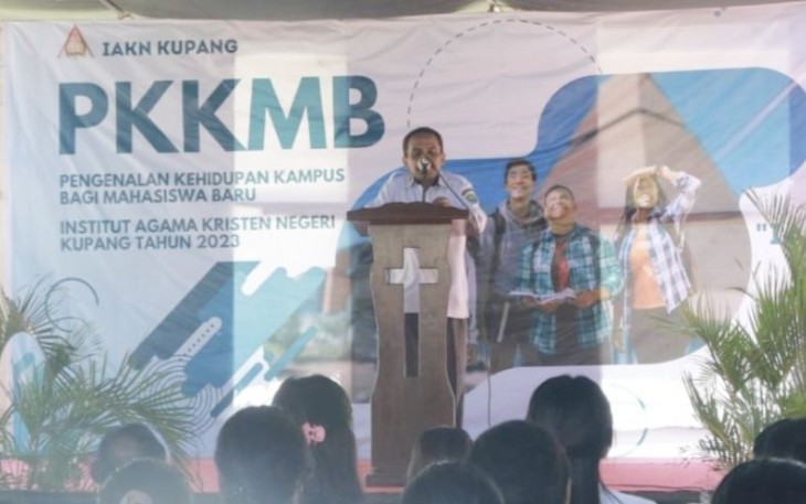 Rektor IAIN Kupang Harun Y Natonis saat Pembukaan PKKMB IAKN Kupang