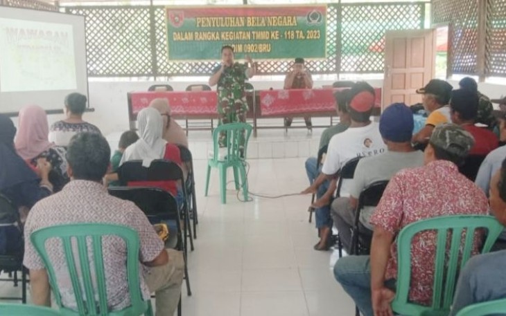 Penyuluhan bela negara untuk masyarakat di lokasi TMMD 