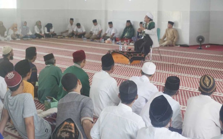 Kyai Unang Kosasih saat memberikan tausiah peringati maulid Nabi Muhammad SAW di Lapas Cilegon, Jum'at (29/9)