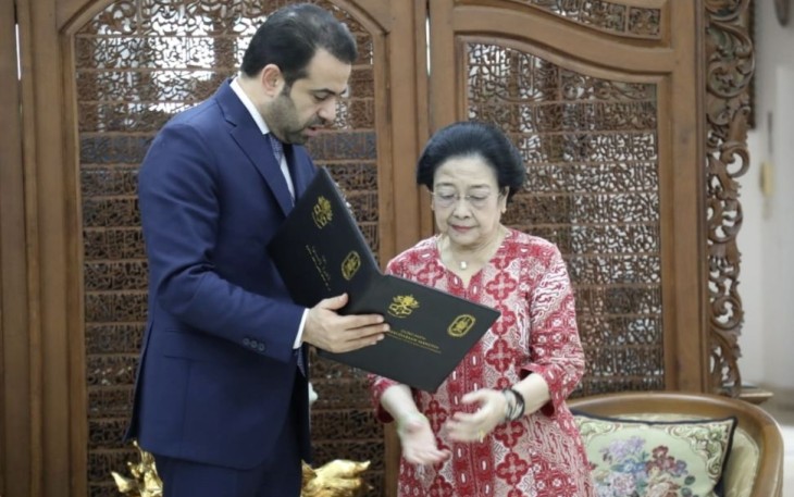 Megawati Soekarnoputri saat menerima Sekjen Zayed Award Mohamed Abdelsalam di Menteng, Jakarta, Jum'at (6/10)