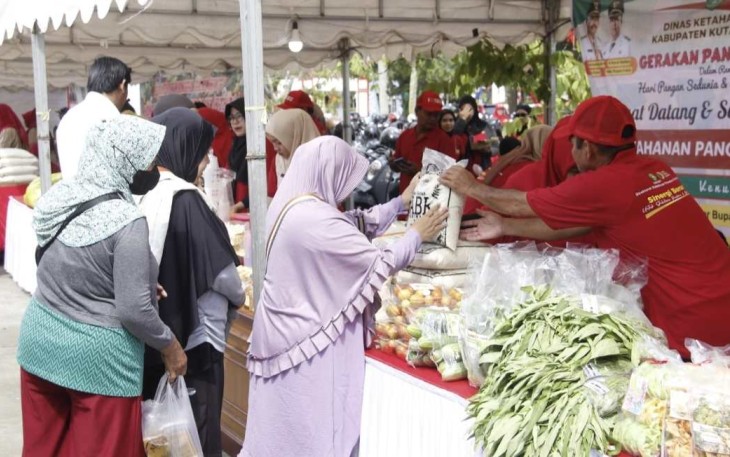 Gerakan Pangan Murah Kodim 0906/KKR, Senin (16/10)