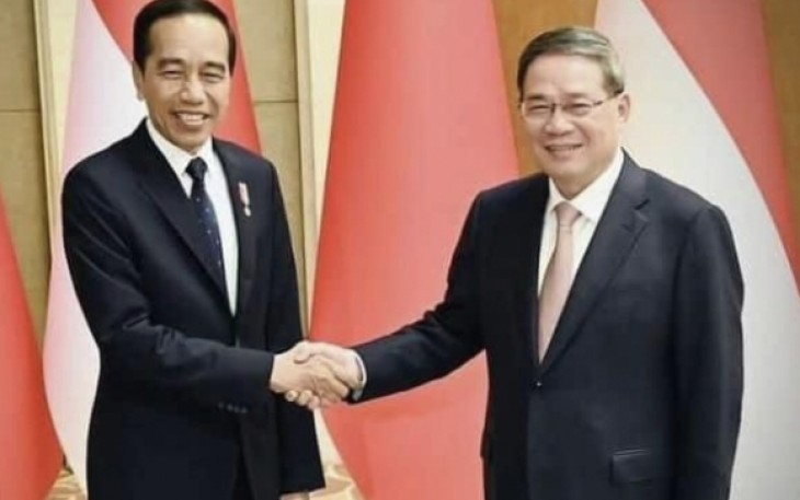 Presiden Joko Widodo bersama PM RRT Li Qiang di Diaoyutai State House, Beijing, RRT, Selasa (17/10)