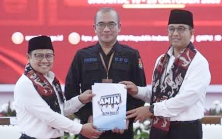 Anies Baswedan - Cak Imin usai mendaftar Capres-Cawapres Pemilu 2024 di KPU, Jakarta, Kamis (19/10)