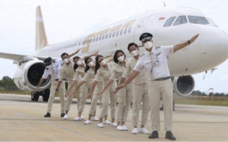 Crew Maskapai Super Air Jet