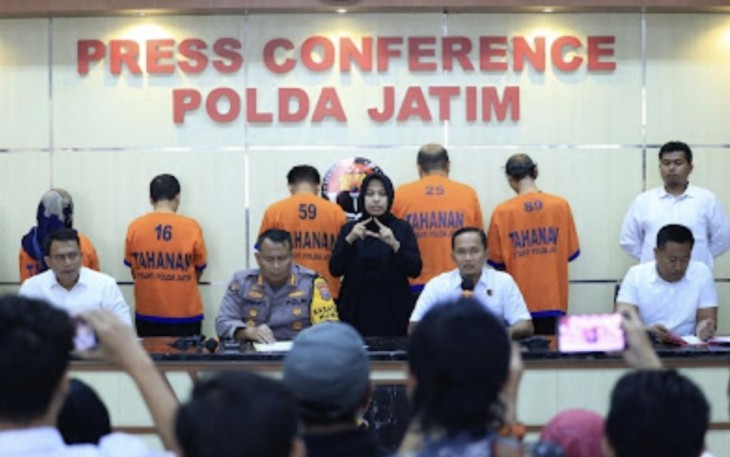 Ditreskrimum Polda Jatim saat konferensi pers terkait pengungkapan kasus mafia tanah di Malang, Senin (6/11)