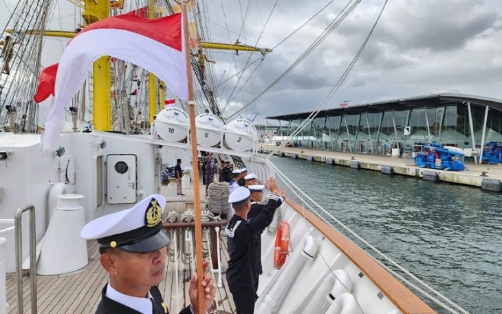  KRI Bima Suci saat tiba di Warnow Kanal Warnemunde, Rostock, Jerman pada Kamis (10/08)