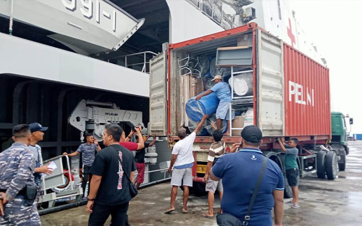 KRI dr. Wahidin Sudiro Husodo-991 Dukung Ekspedisi Kebangsaan Pulau Mapia