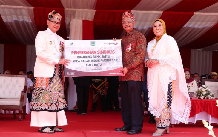 Bank Jatim turut serta mengikuti kegiatan upacara peringatan hari jadi kota apel.
