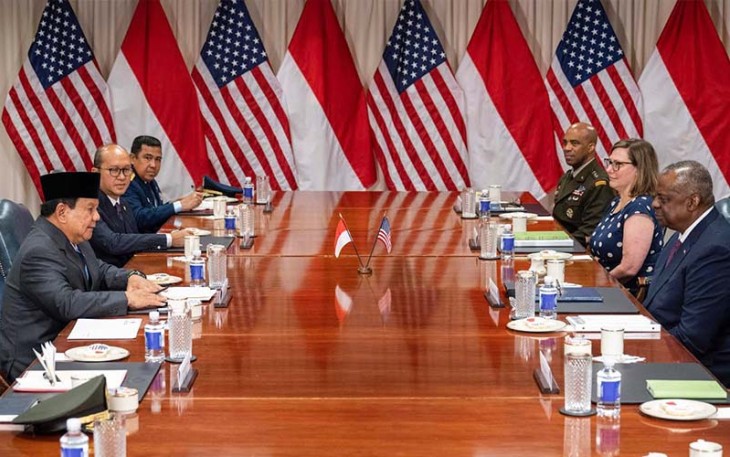 Menhan RI Prabowo Subianto saat bertemu dengan Menhan Amerika Serikat Lloyd James Austin III untuk bersama-sama menegaskan kembali kekuatan pilar pertahanan Kemitraan Strategis, di Gedung Pentagon, Amerika Serikat, Kamis (24/8).