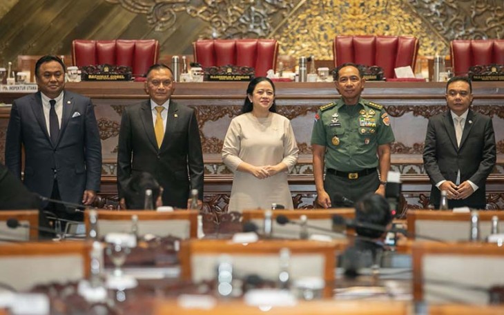 Foto bersama usai Rapat Paripurna pengesahan calon Panglima TNI di Gedung Nusantara II, Kompleks Parlemen, Senayan, Jakarta pada Selasa (21/11/2023). 