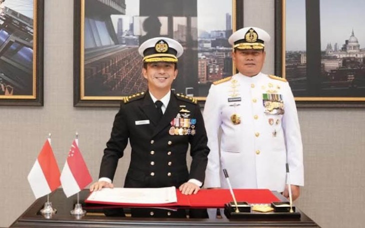 Panglima TNI Laksamana TNI Yudo Margono saat menerima Kunjungan Kehormatan Panglima Angkatan Bersenjata (Pangab) Singapura Vice Admiral (VADM) Aaron Beng, di Ruang Belgravia East, Langham Hotel, Jakarta Rabu (20/9/2023).