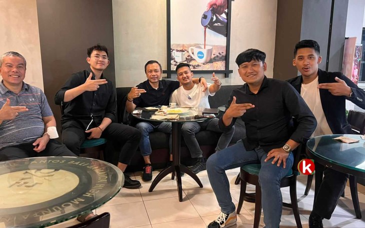 Wakil Ketua DPW PAN Jawa Timur Rahmat Santoso bersama Tomli Wafa dan Mafia Gedhang Saat Bahas Pilihan Ketua BM PAN Jawa Timur (Foto: Klikwarta.com)