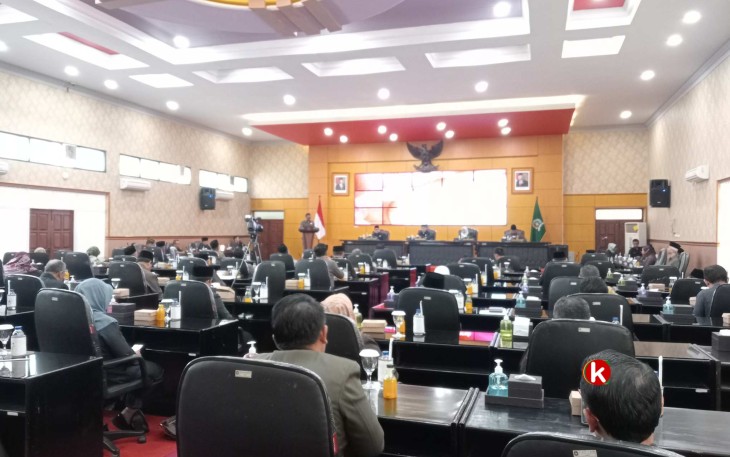 Suasana Rapat Paripurna DPRD Kota Blitar, Selasa 8 Agustus 2023. (Foto : Faisal NR / Klikwarta.com)