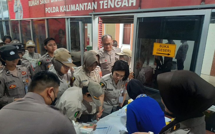 Rumah Sakit (Rumkit) Bhayangkara Tingkat III Palangka Raya menggelar test urine terhadap para personelnya, Selasa (19/9/23) pagi.