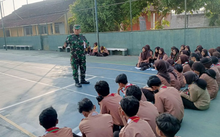 Kapten Sugeng Berikan Wasbang ke Siswa Siswi Pramuka