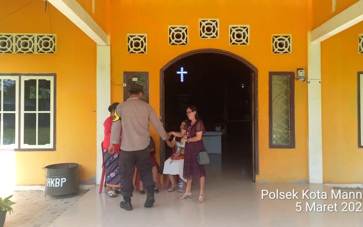 Polsek Kota Manna Laksanakan Pengamanan Di Gereja 