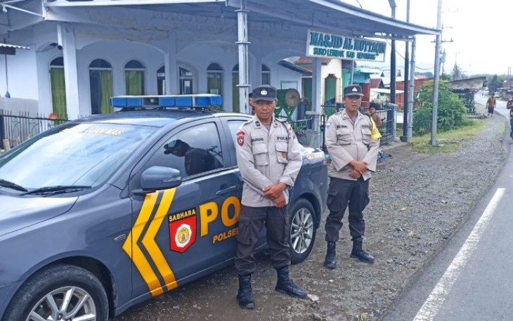 Ciptakan Rasa Aman, Polsek Ujan Mas Laksanakan Pengamanan Ibadah Salat Jumat