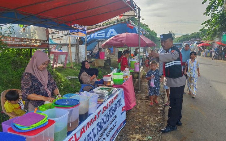Antisipasi Kemacetan Disimpang Pasar Lais, Polsek Lais Terjunkan Personel