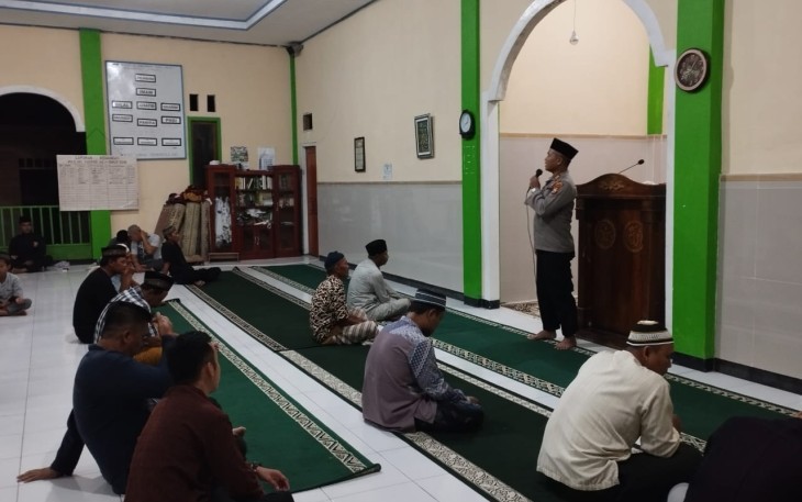 Kapolsek Enggano Isi Kultum Sebelum Salat Tarawih