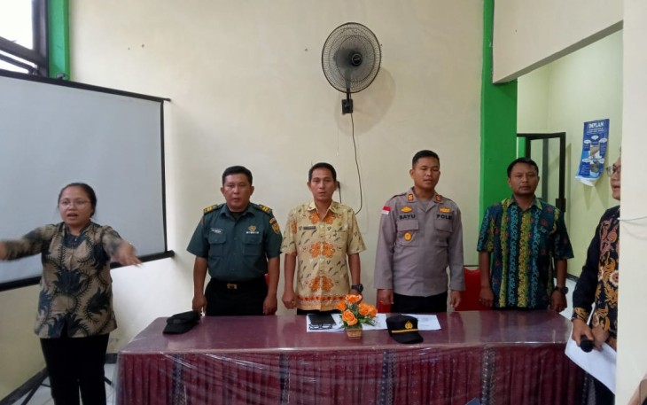 Kapolsek Enggano Hadiri Rapat Lintas Sektoral di Puskesmas Enggano
