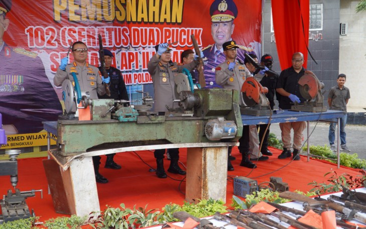 Satgassus Rafflesia Polda Bengkulu Berhasil Ungkap Home Industri Pembuatan Senpi Rakitan dan Sita Ratusan Senpi Ilegal