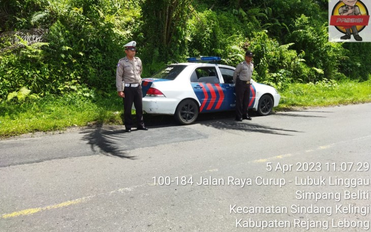 Polsek Sindang Kelingi Melaksanakan Kegiatan Patroli Rutin Diwilayah Hukum Polsek Sindang Kelingi 