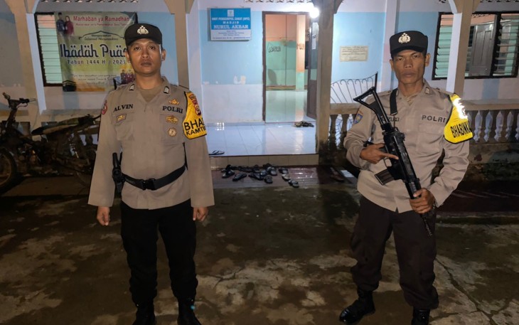 Polsek Padang Ulak Tanding Laksanakan Kegiatan Pengamanan Ibadah Salat Tarawih