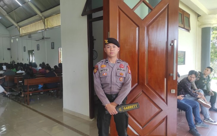 Polres Kepahiang Turunkan Personel Gelar Pengamanan di Gereja