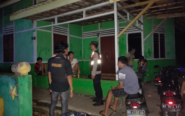 Personel Polsek Kerkap Berikan Imbauan Larangan Bermain Petasan Kepada Masyarakat