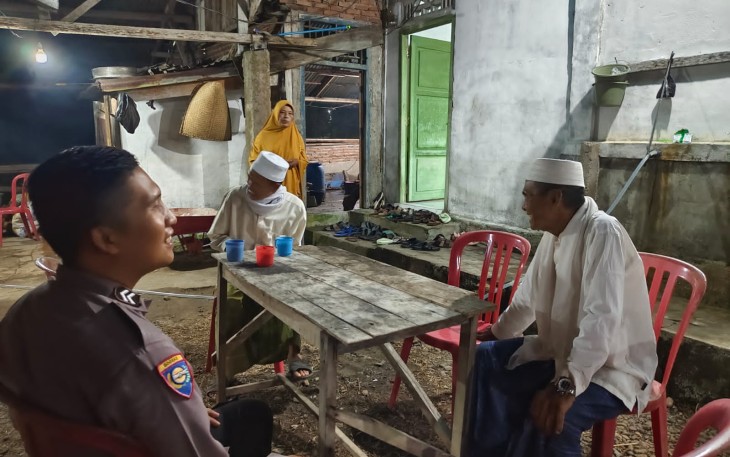 Bhabinkamtibmas Polsek Manna Monitoring Pelaksanaan Pelatihan Rohani Suluk di Desa Tanjung Besar 