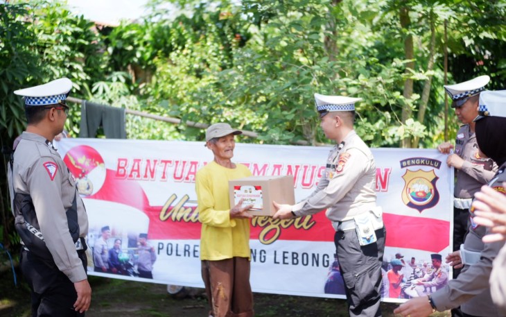 Polres Rejang Lebong Kembali Salurkan 25 Paket Bantuan Sembako Kepada Warga Kurang Mampu 