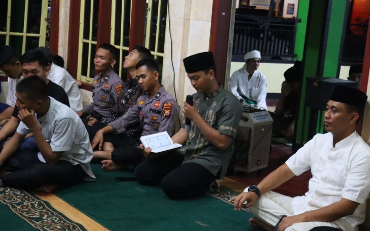 Polres Bengkulu Selatan dan Polsek Jajaran Memperingati Nuzulul Quran di Masjid Sulaiman Al Farizi