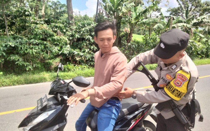 Polsek Sindang Kelingi Razia Sajam dan Senpi